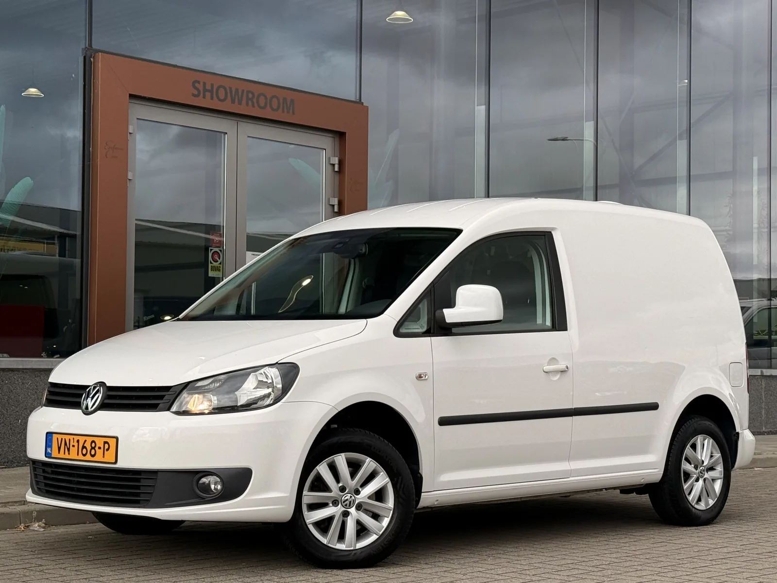 Volkswagen Caddy (2015) — foto 1