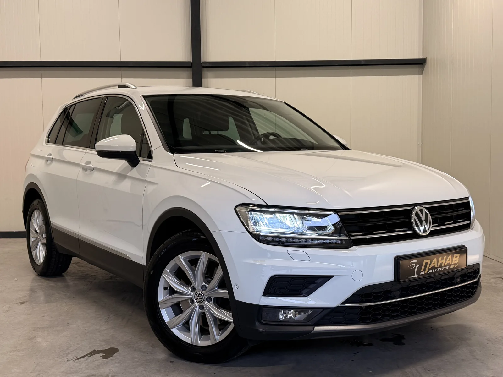 Volkswagen Tiguan (2017) — foto 1