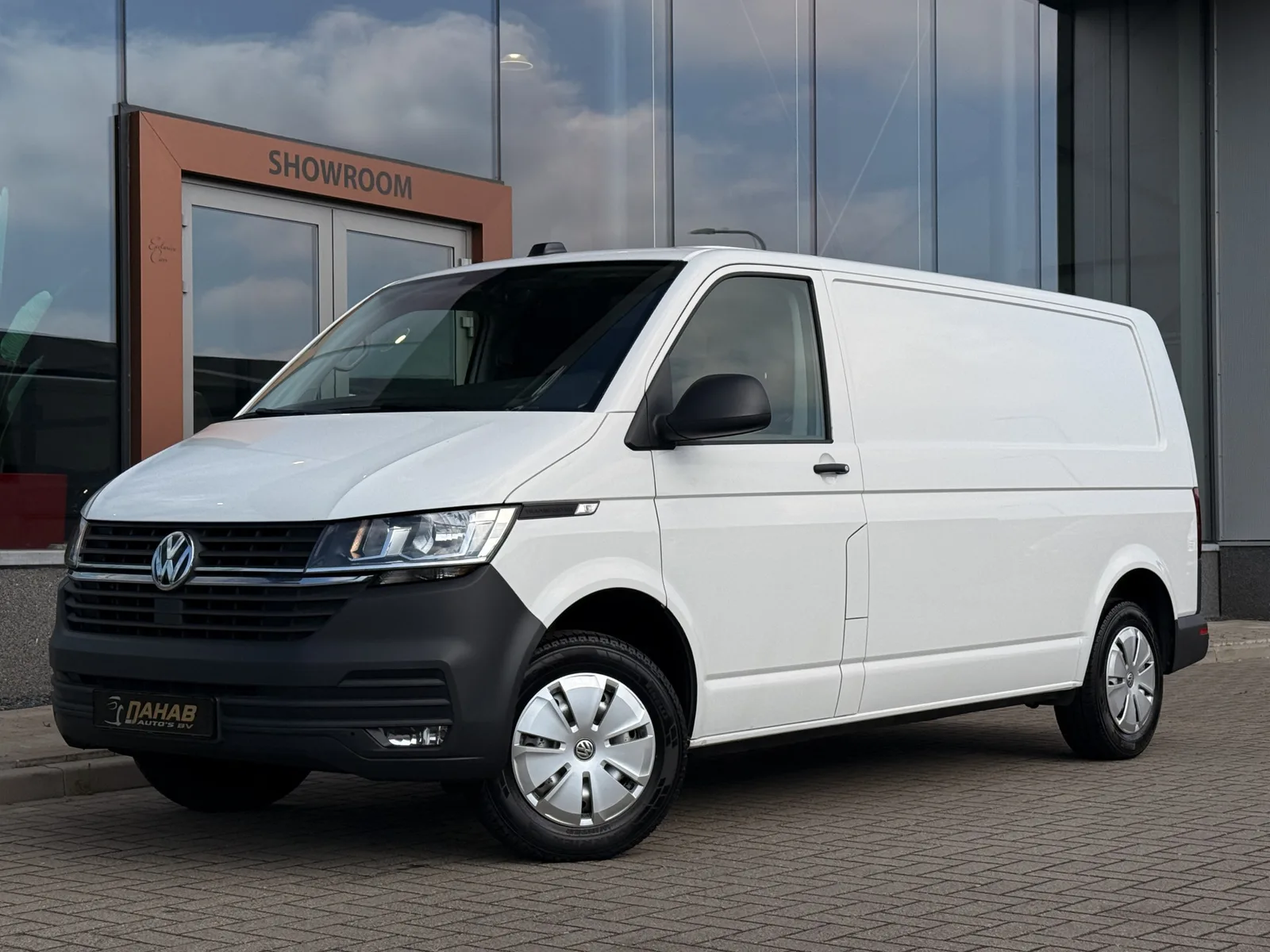 Volkswagen Transporter (2021) — foto 1