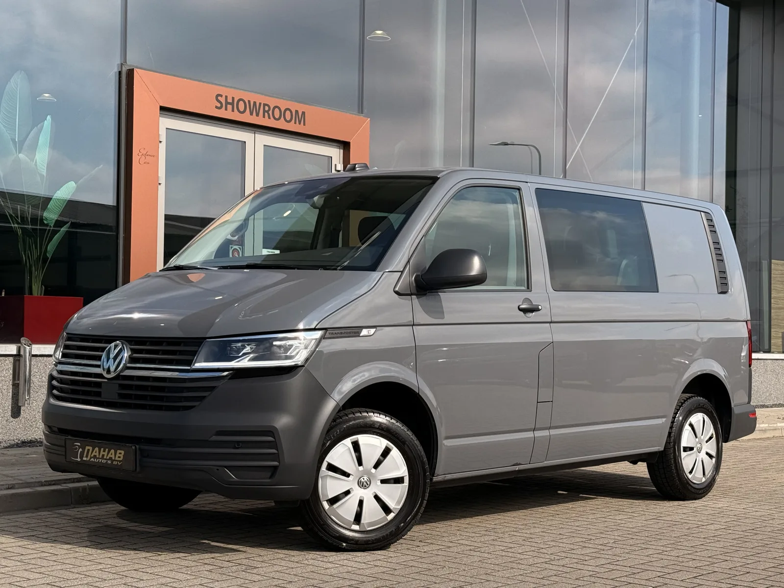 Volkswagen Transporter (2023) — foto 1
