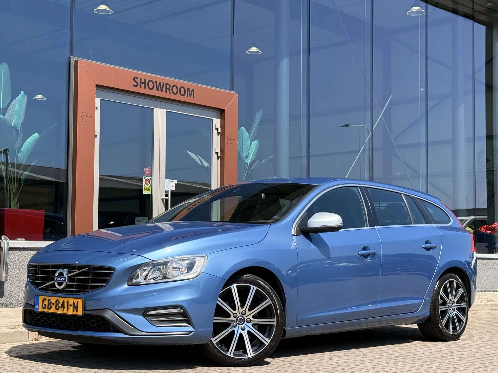 Volvo V60 (2015) — foto 1