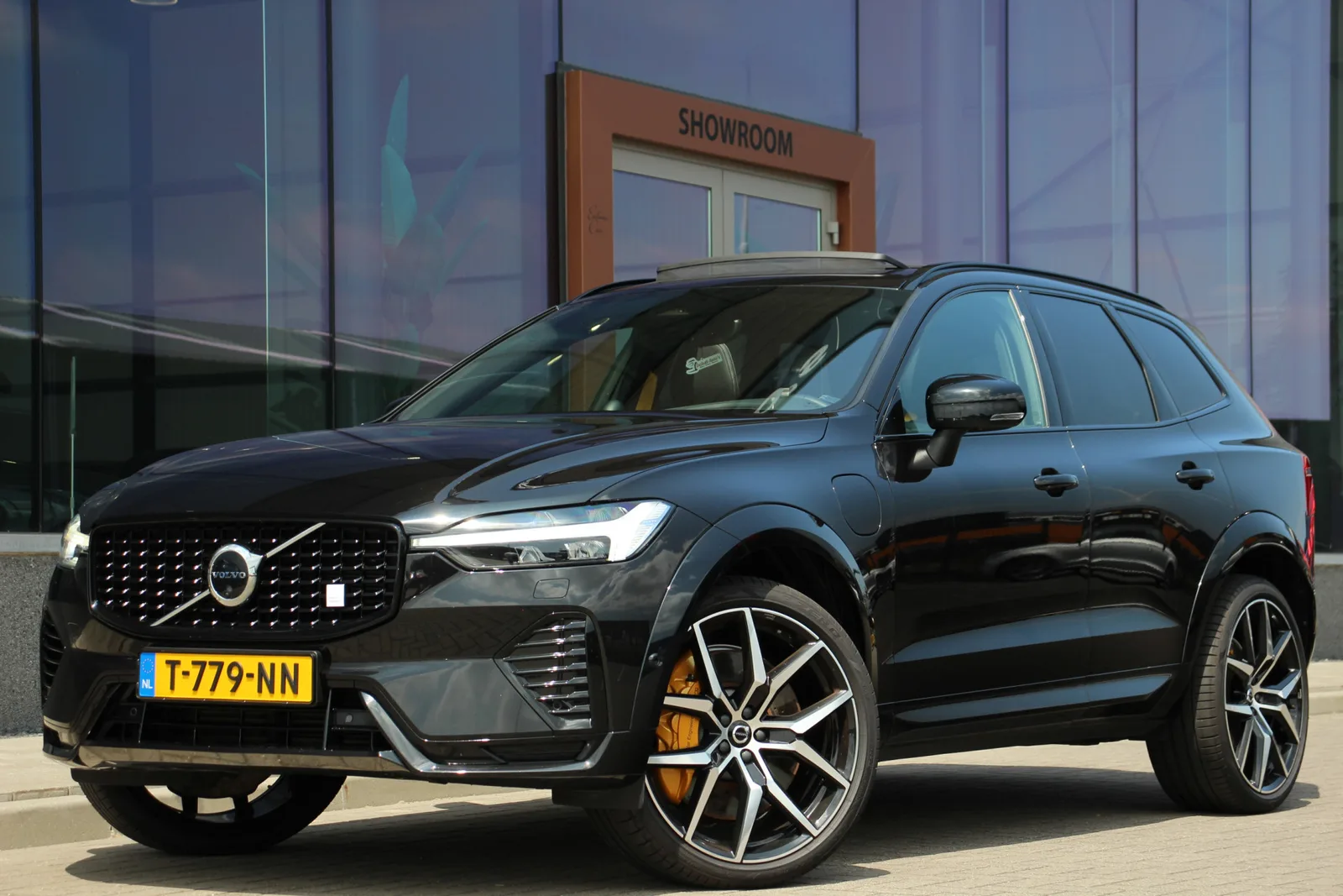 Volvo XC60 (2023) — foto 1