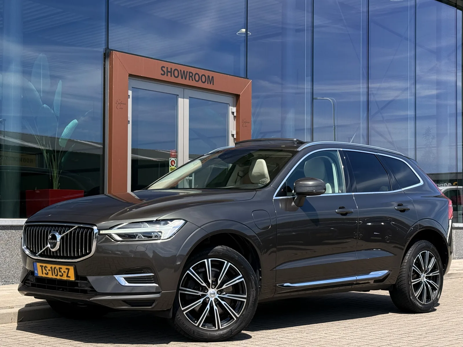 Volvo XC60 (2018) — foto 1