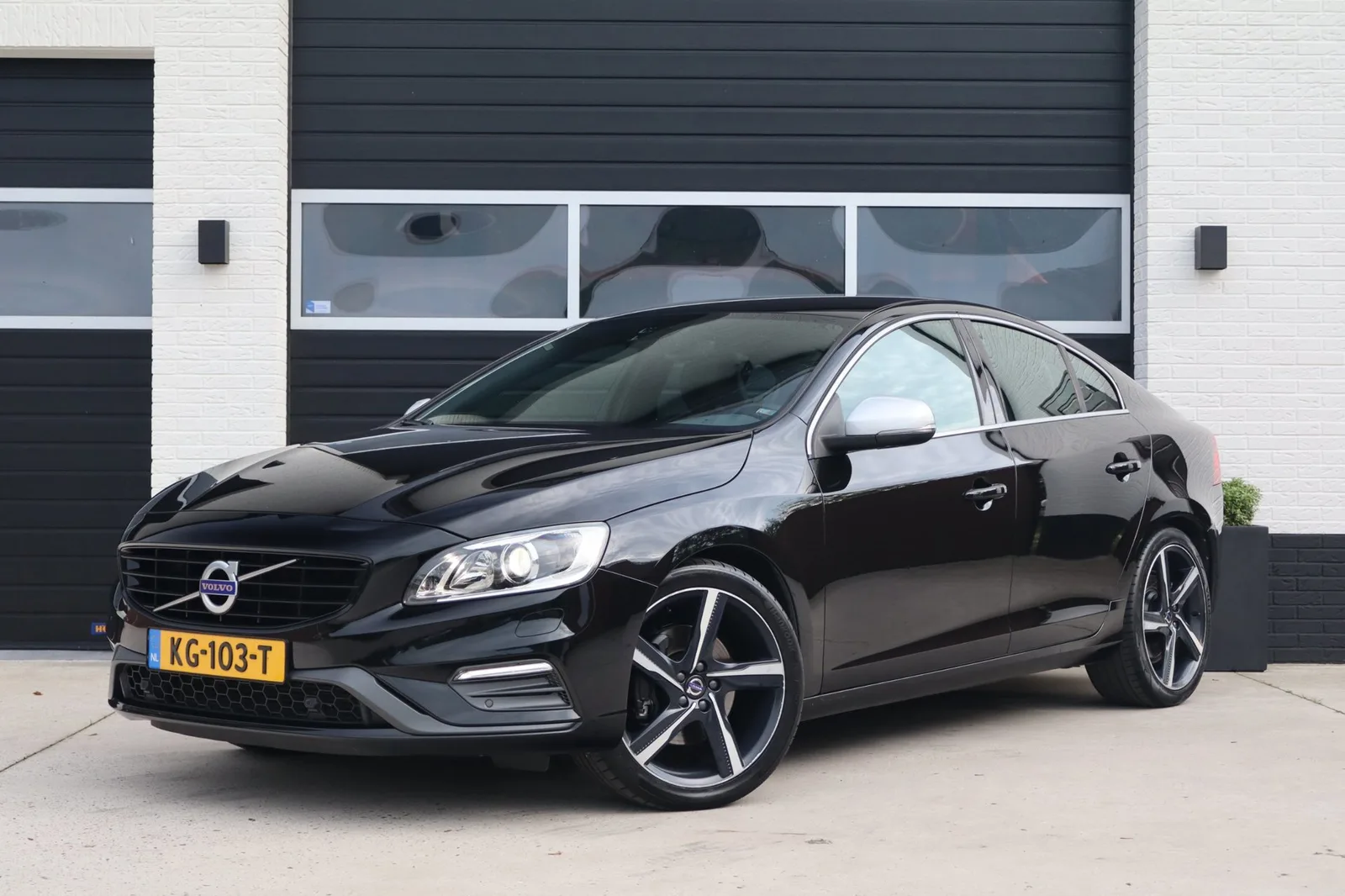 Volvo S60 (2015) — foto 1