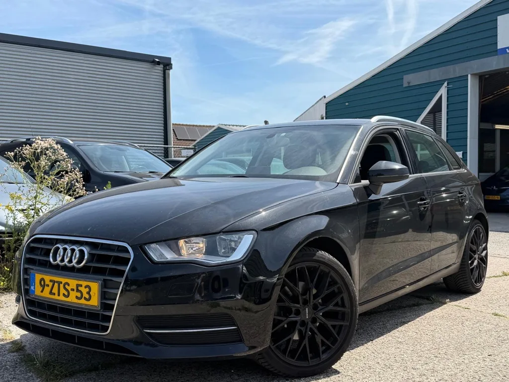 Audi A3 (2015) — foto 1