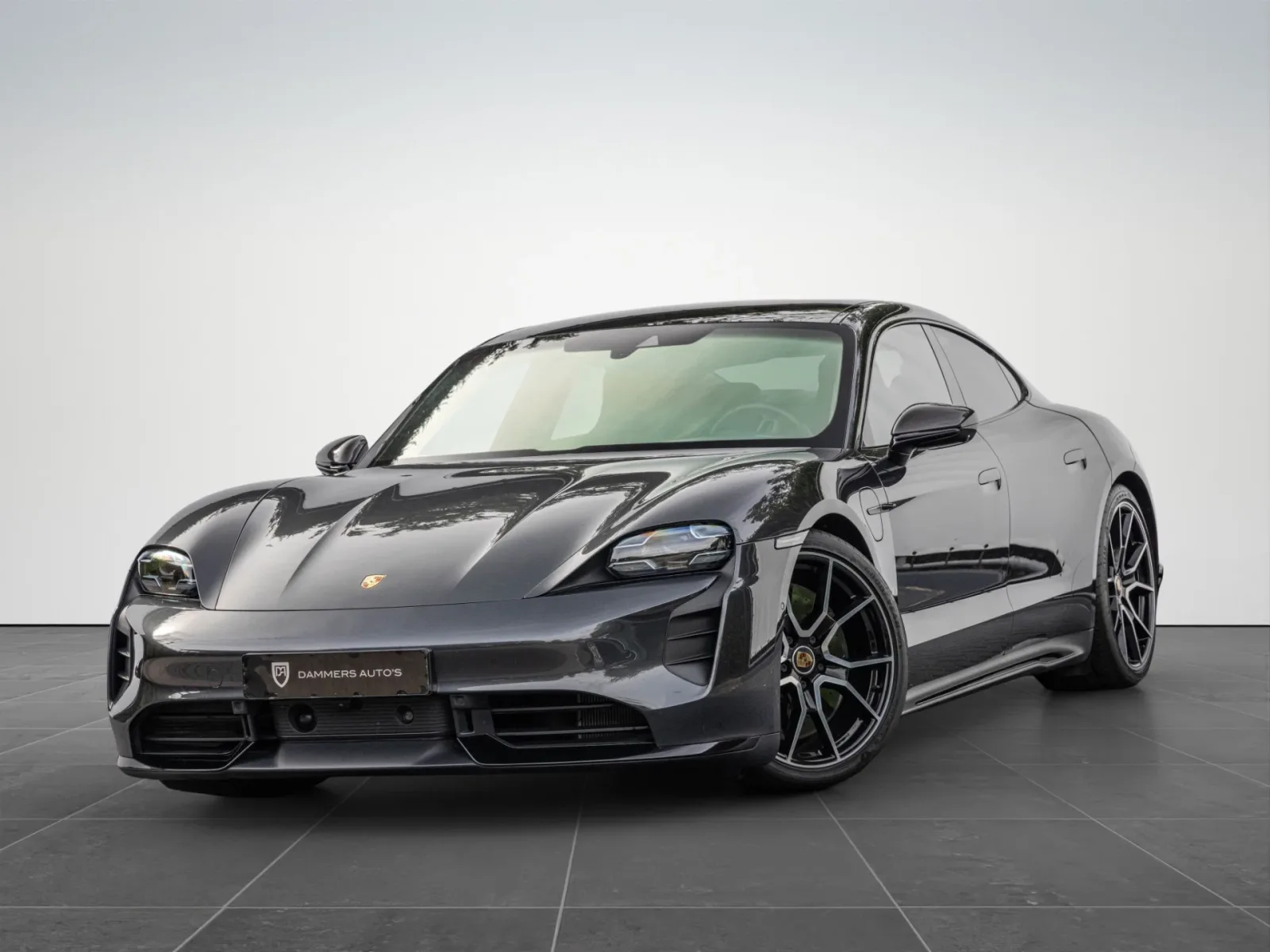 Porsche Taycan (2020) — foto 1