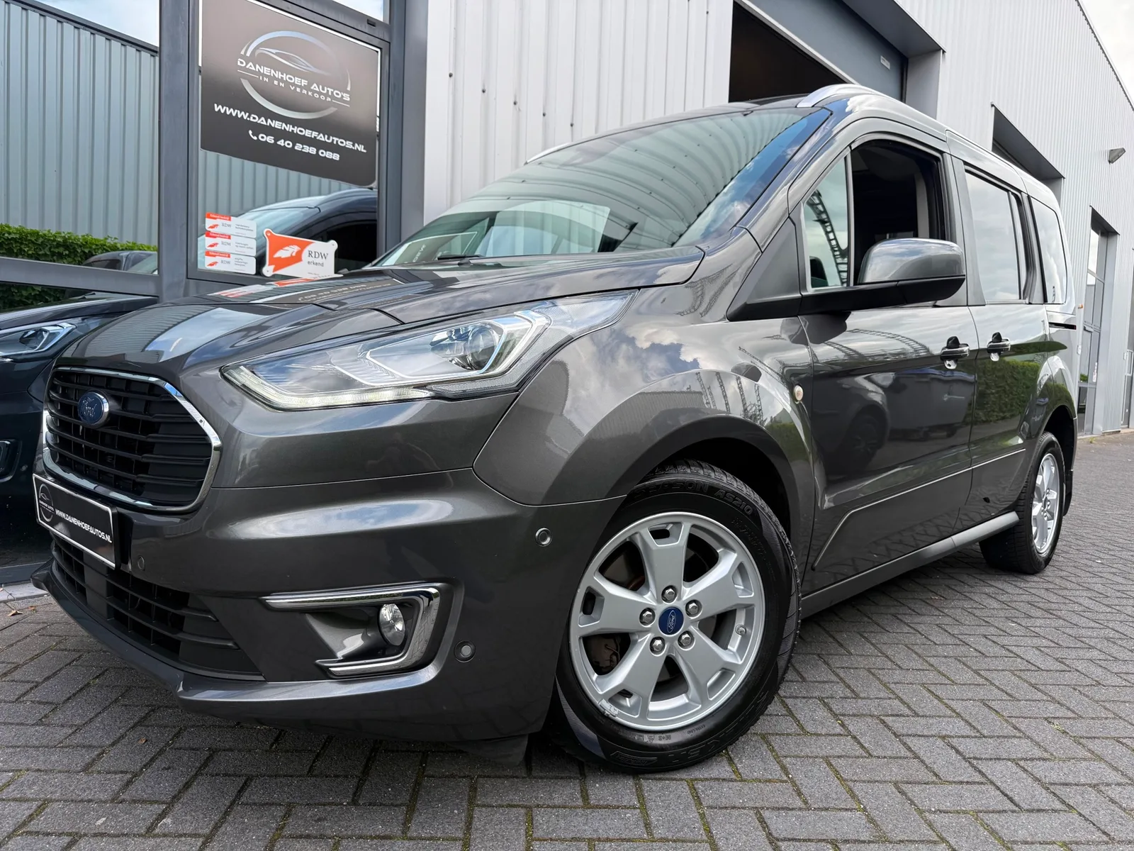 Ford Tourneo Connect (2018) — foto 1