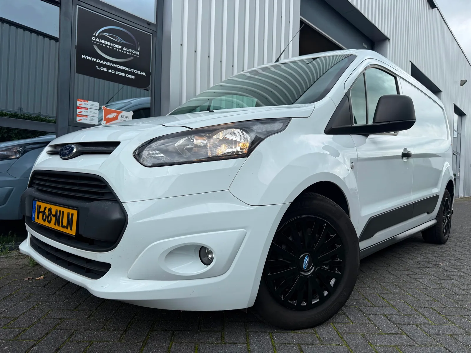Ford Transit Connect (2014) — foto 1