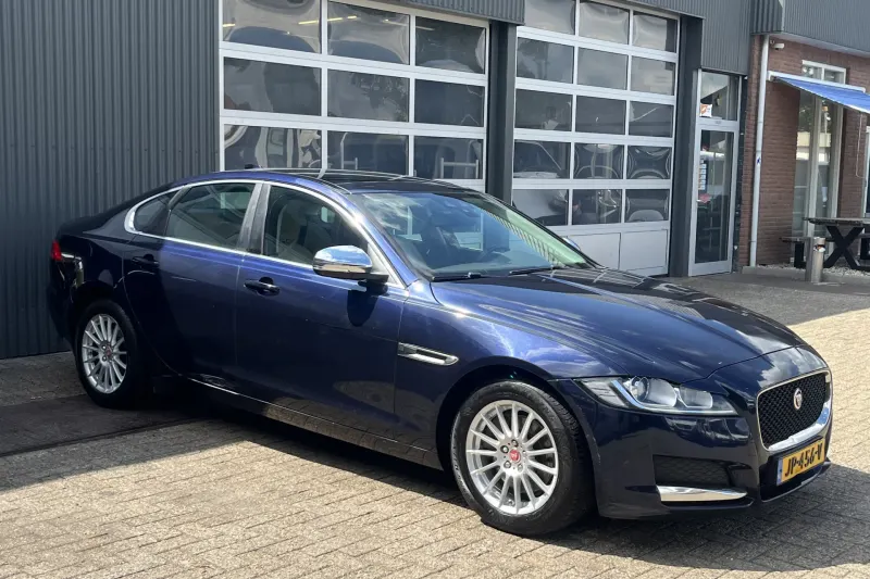 Jaguar XF (2016)