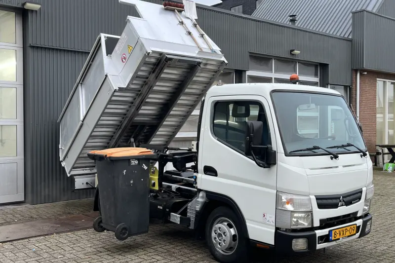 Mitsubishi Canter (2012)