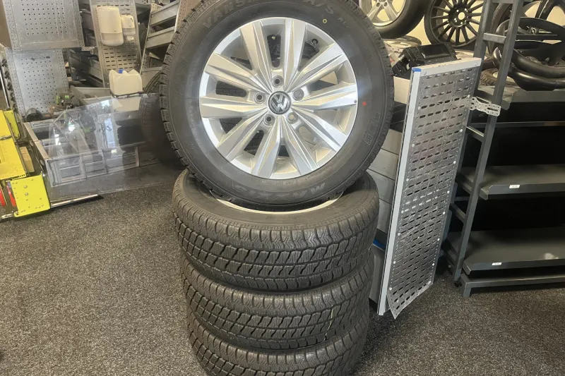 ORIGINELE Originele Lichtmetalenvelgen Volkswagen Crafter Winter all season (0)