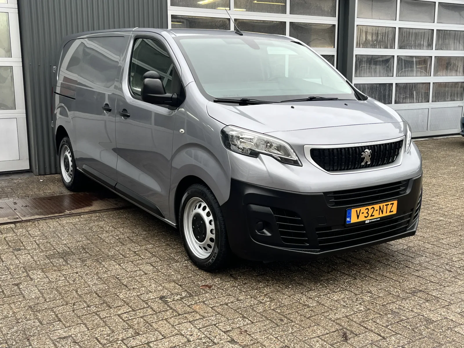 Peugeot Expert (2020) — foto 1