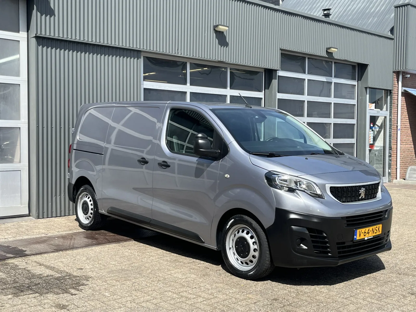 Peugeot Expert (2020) — foto 1