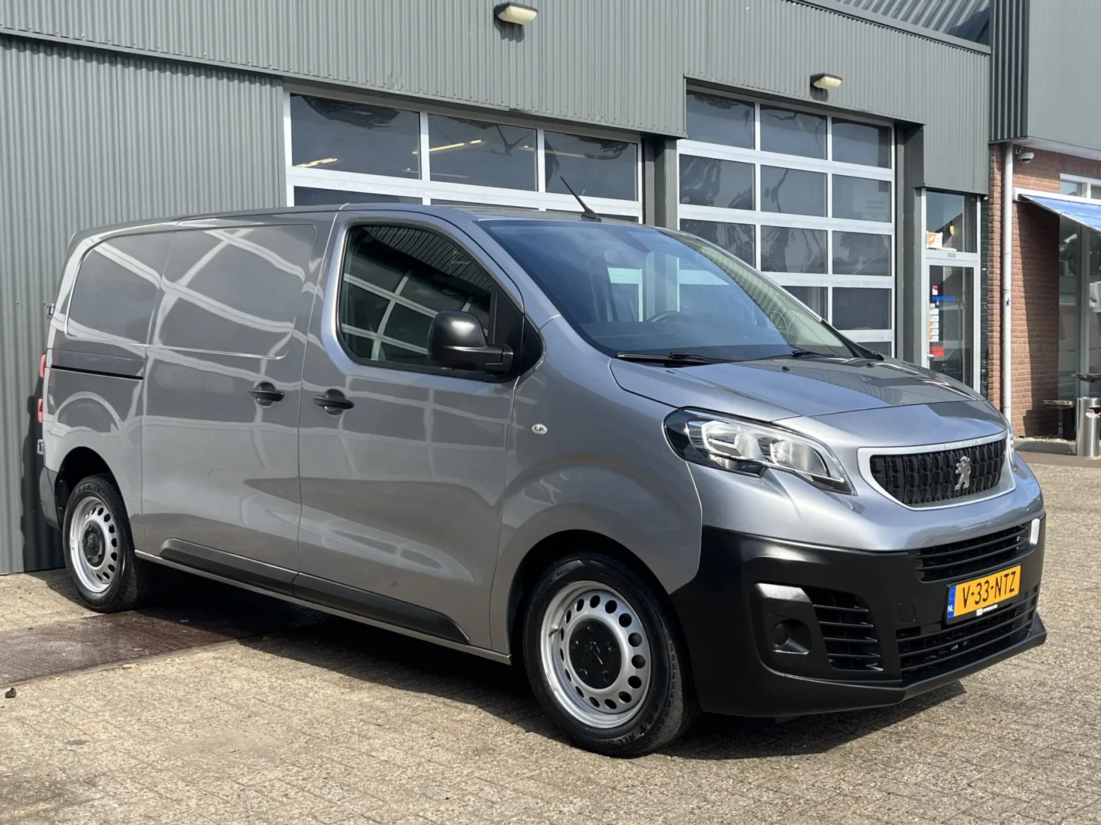 Peugeot Expert (2020) — foto 1