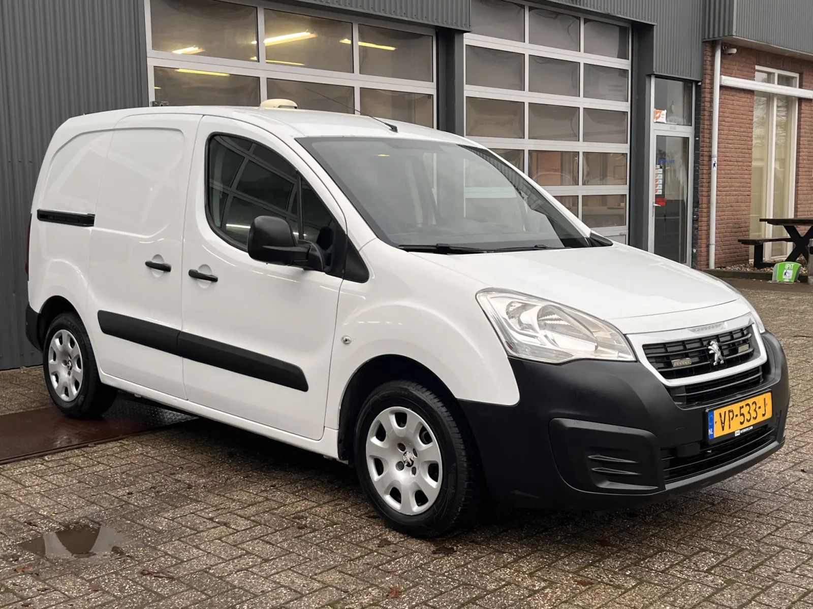 Peugeot Partner (2015) — foto 1