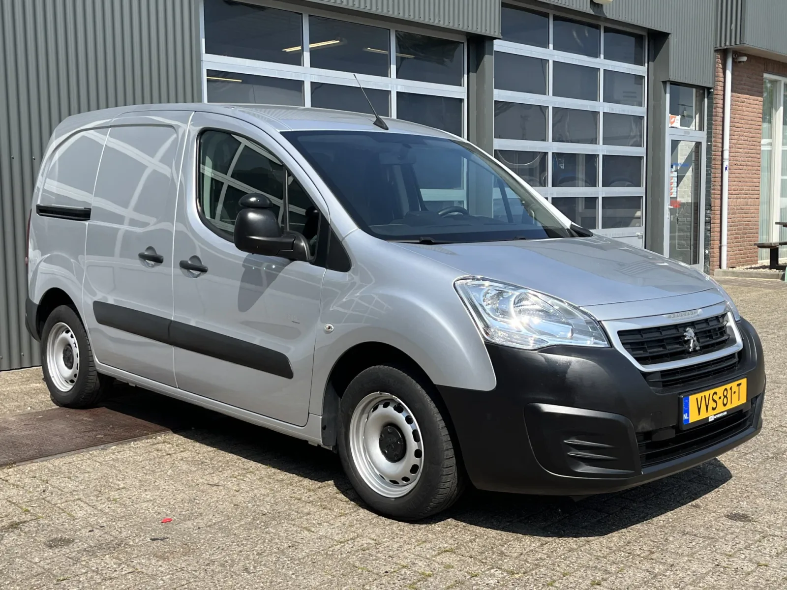 Peugeot Partner (2017) — foto 1