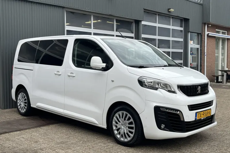 Peugeot Traveller (2018)
