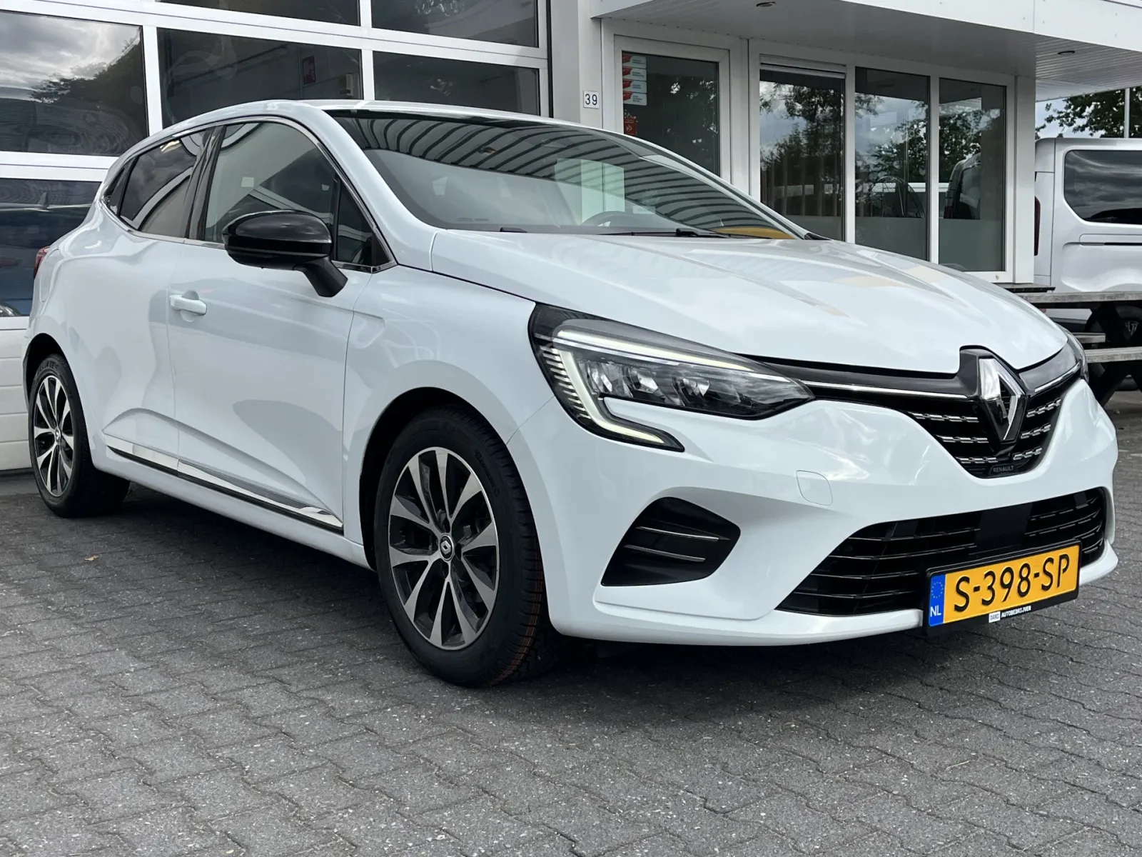 Renault Clio (2023) — foto 1
