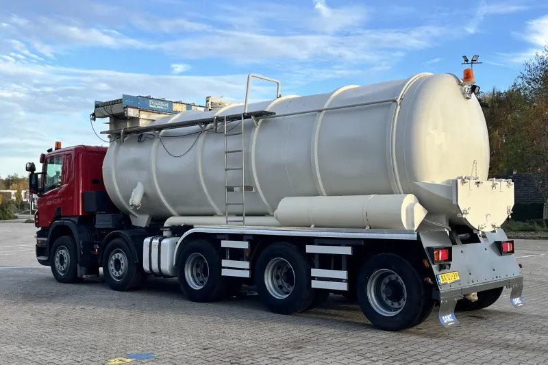 Scania P380 CB 10X4 (2009)