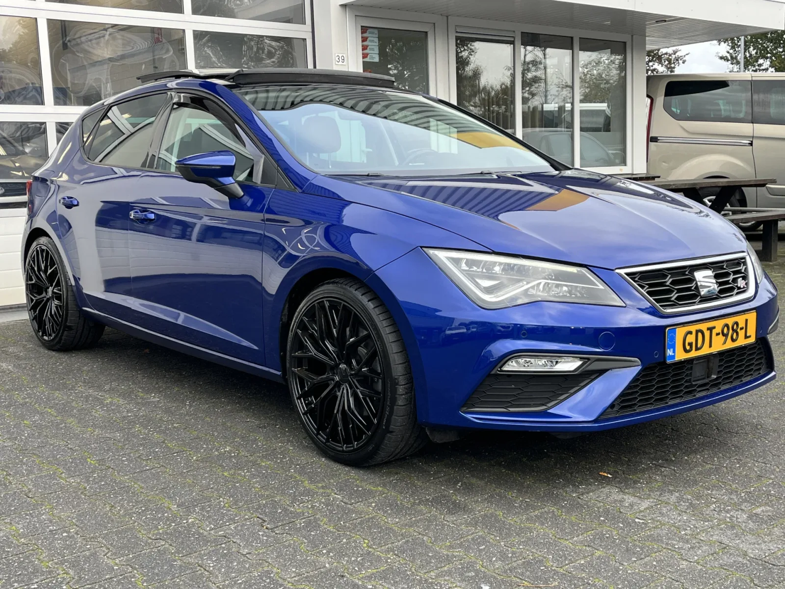 SEAT Leon (2017) — foto 1