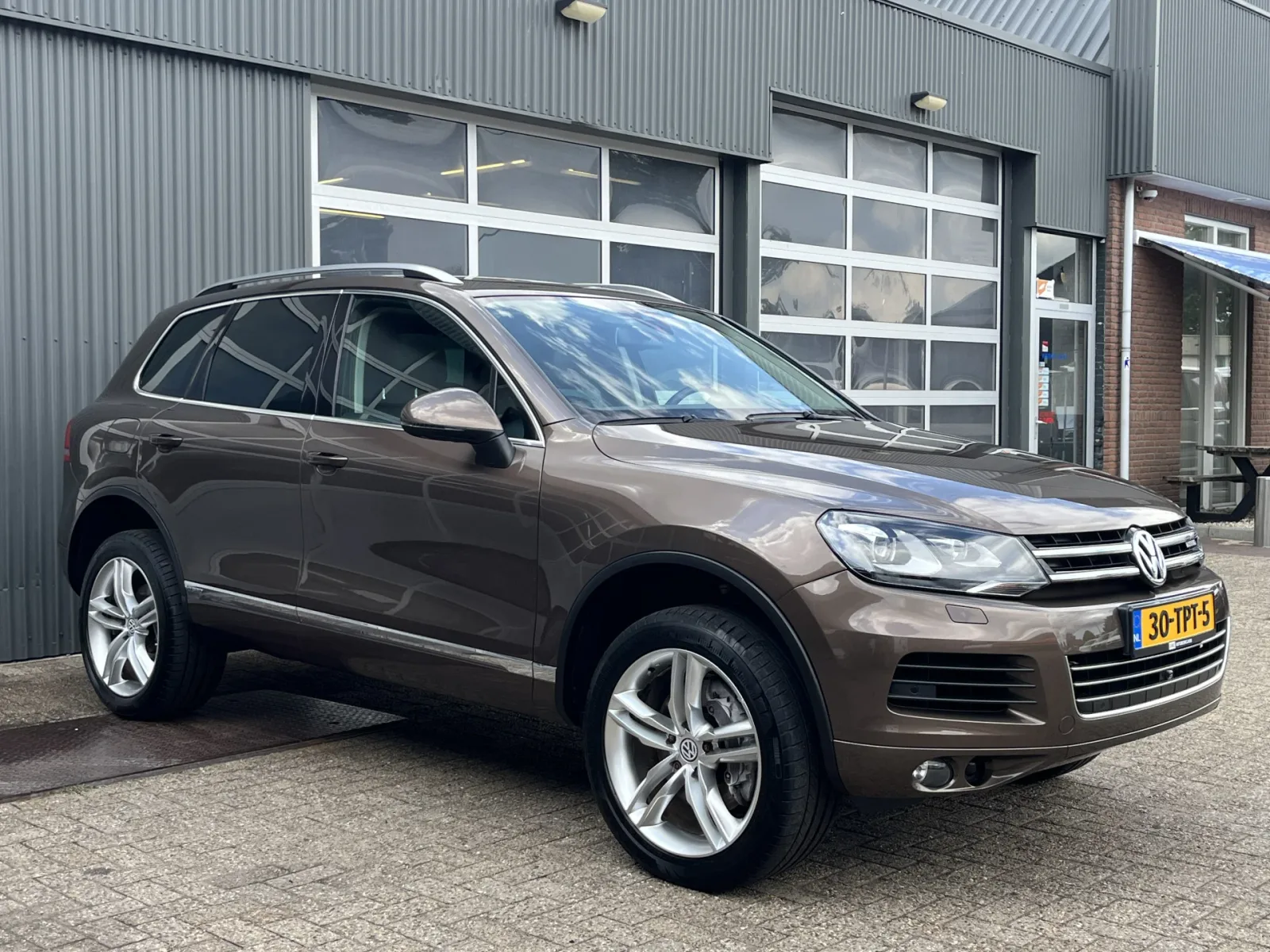 Volkswagen Touareg (2011) — foto 1