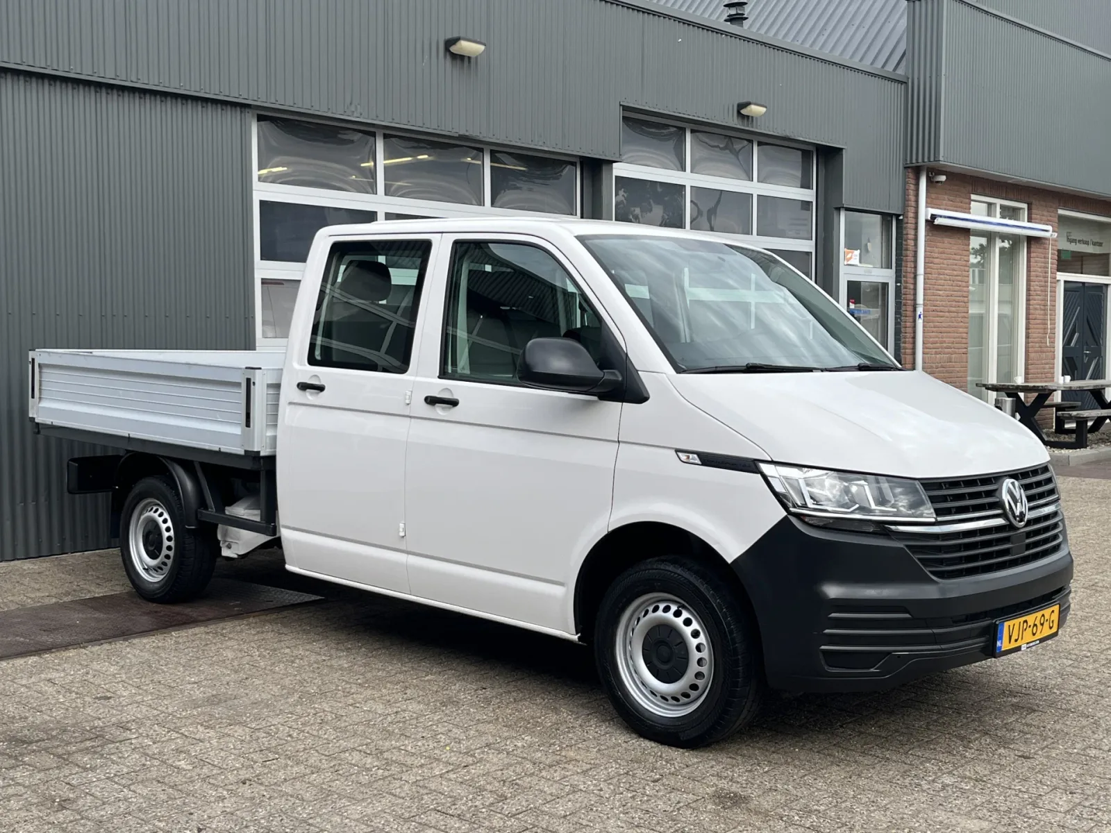 Volkswagen Transporter (2021) — foto 1