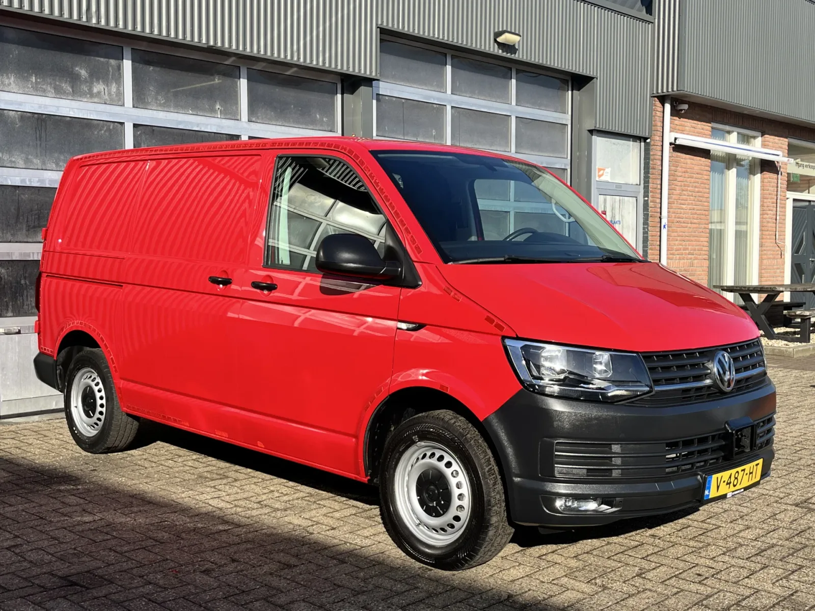 Volkswagen Transporter (2017) — foto 1