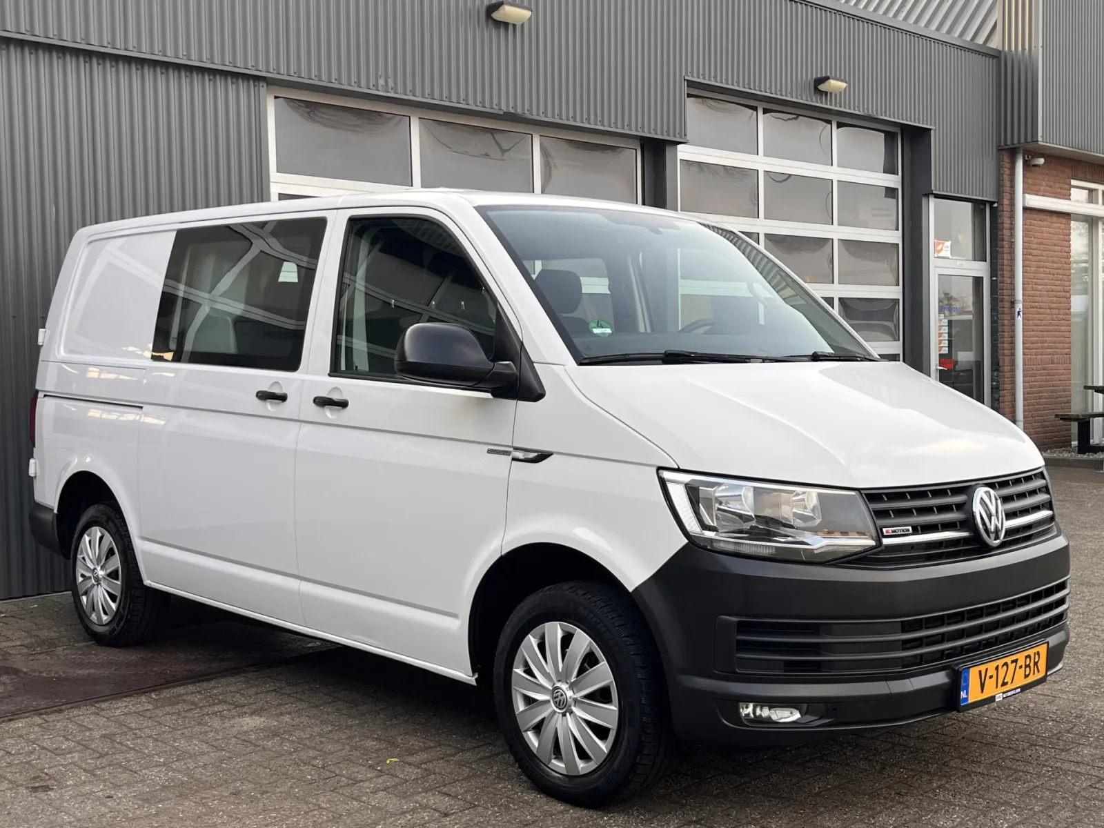 Volkswagen Transporter (2017) — foto 1