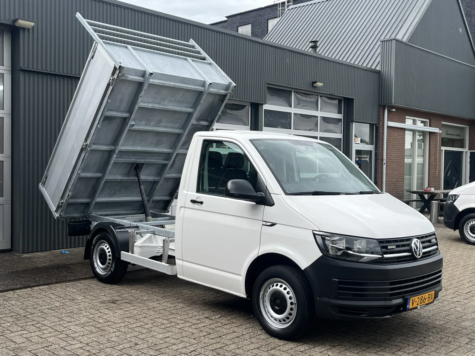 Volkswagen Transporter (2017) — foto 1