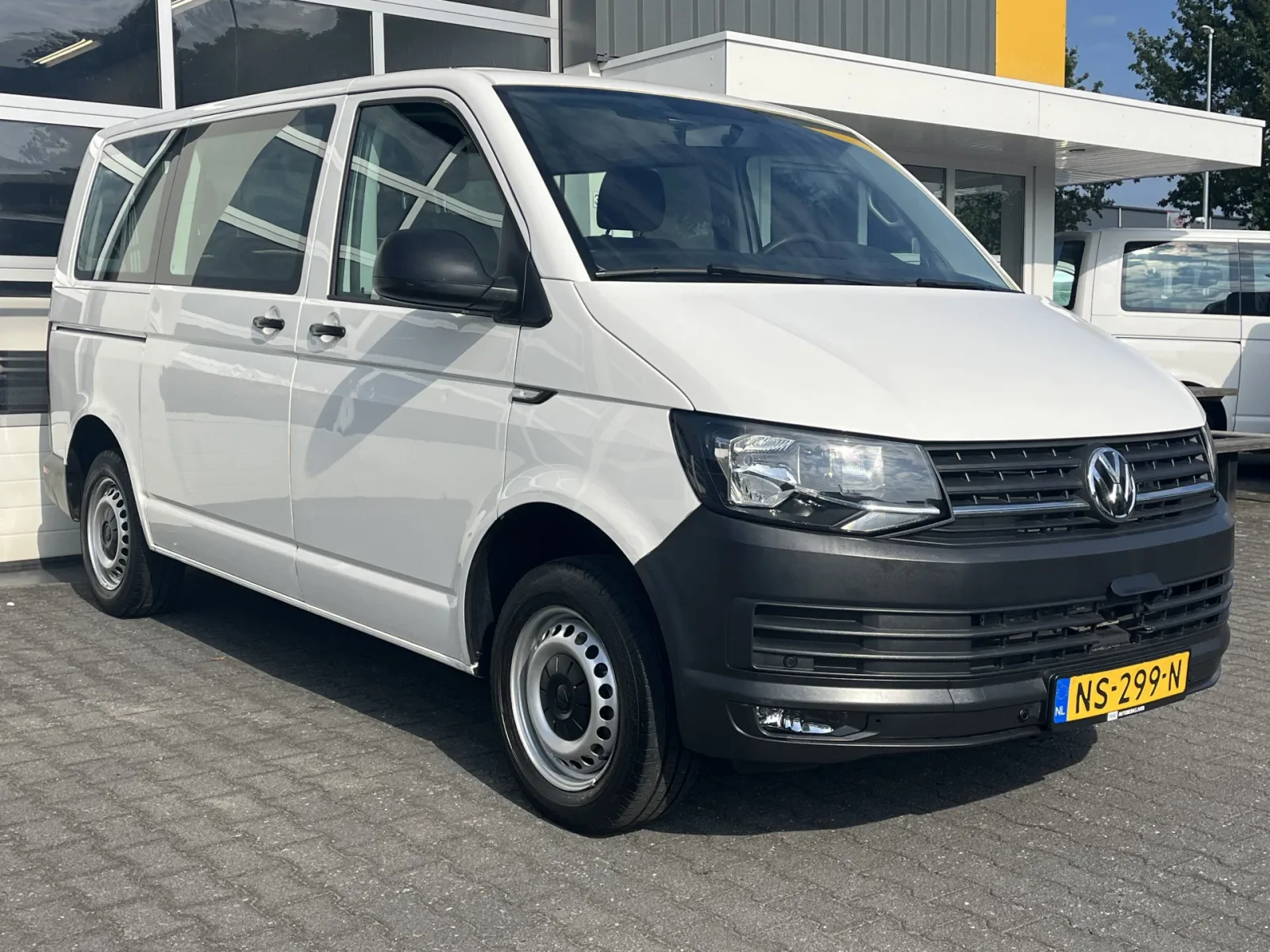 Volkswagen Transporter (2017) — foto 1