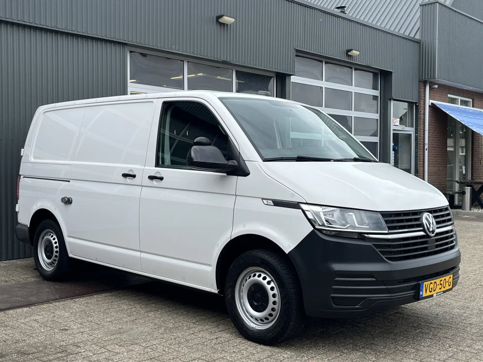Volkswagen Transporter (2020) — foto 1