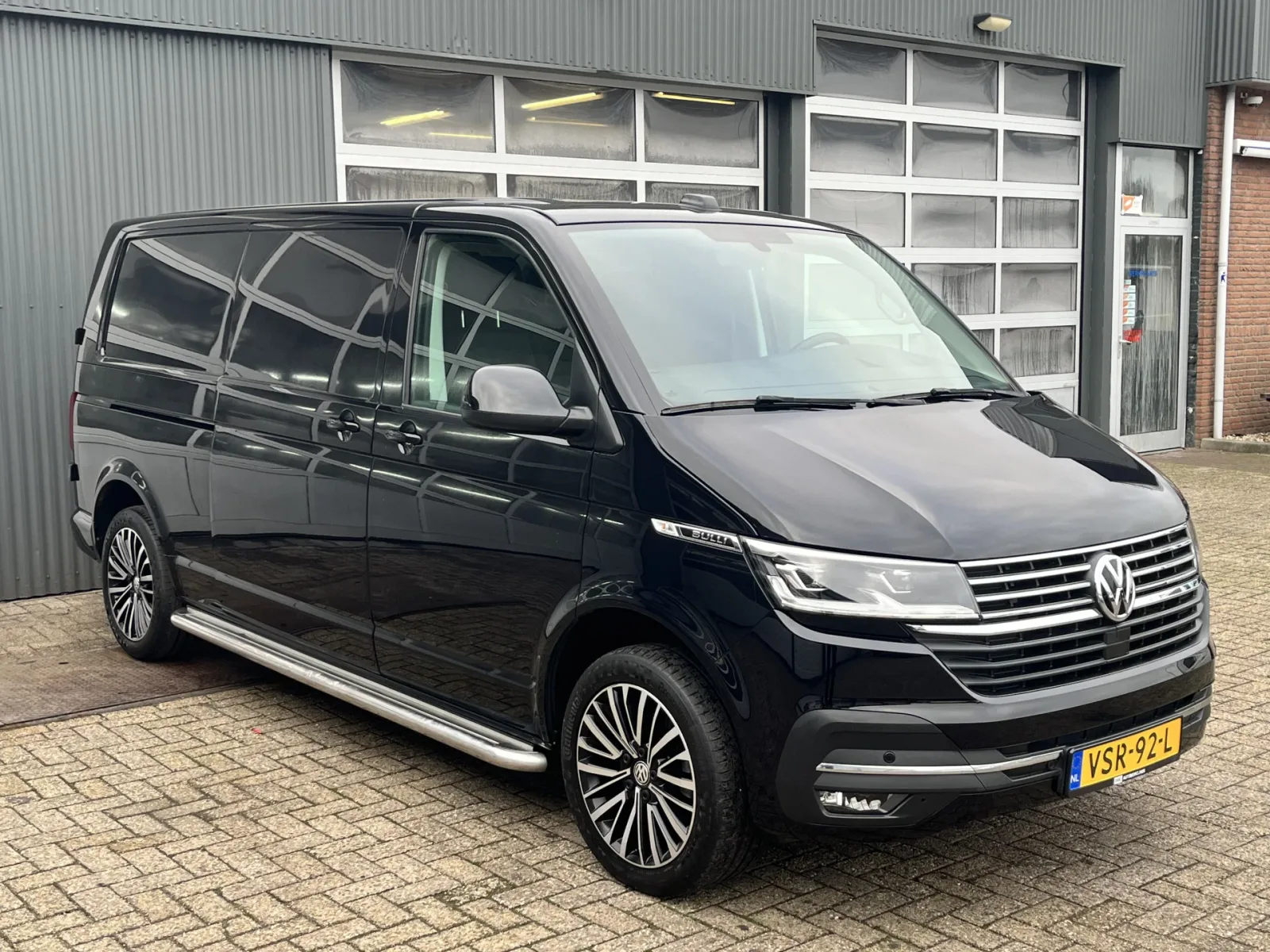 Volkswagen Transporter (2022) — foto 1