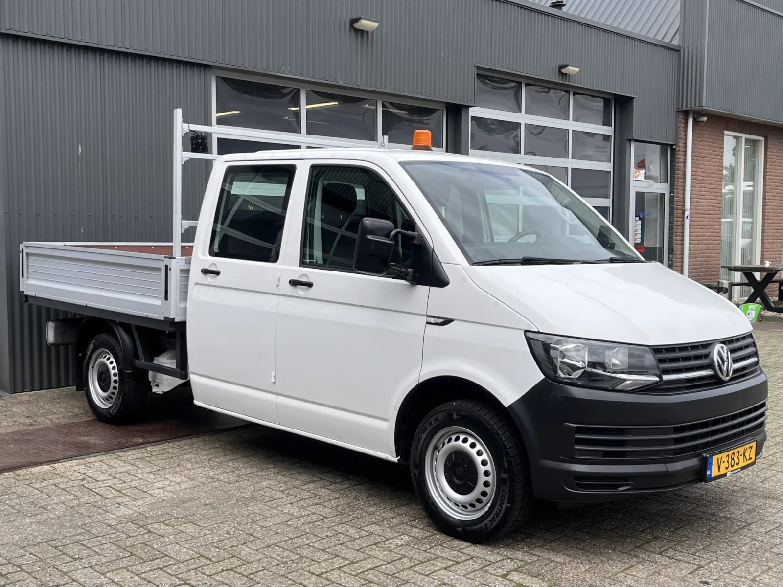 Volkswagen Transporter (2018) — foto 1