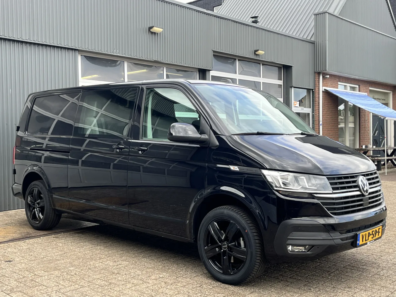 Volkswagen Transporter (2021) — foto 1