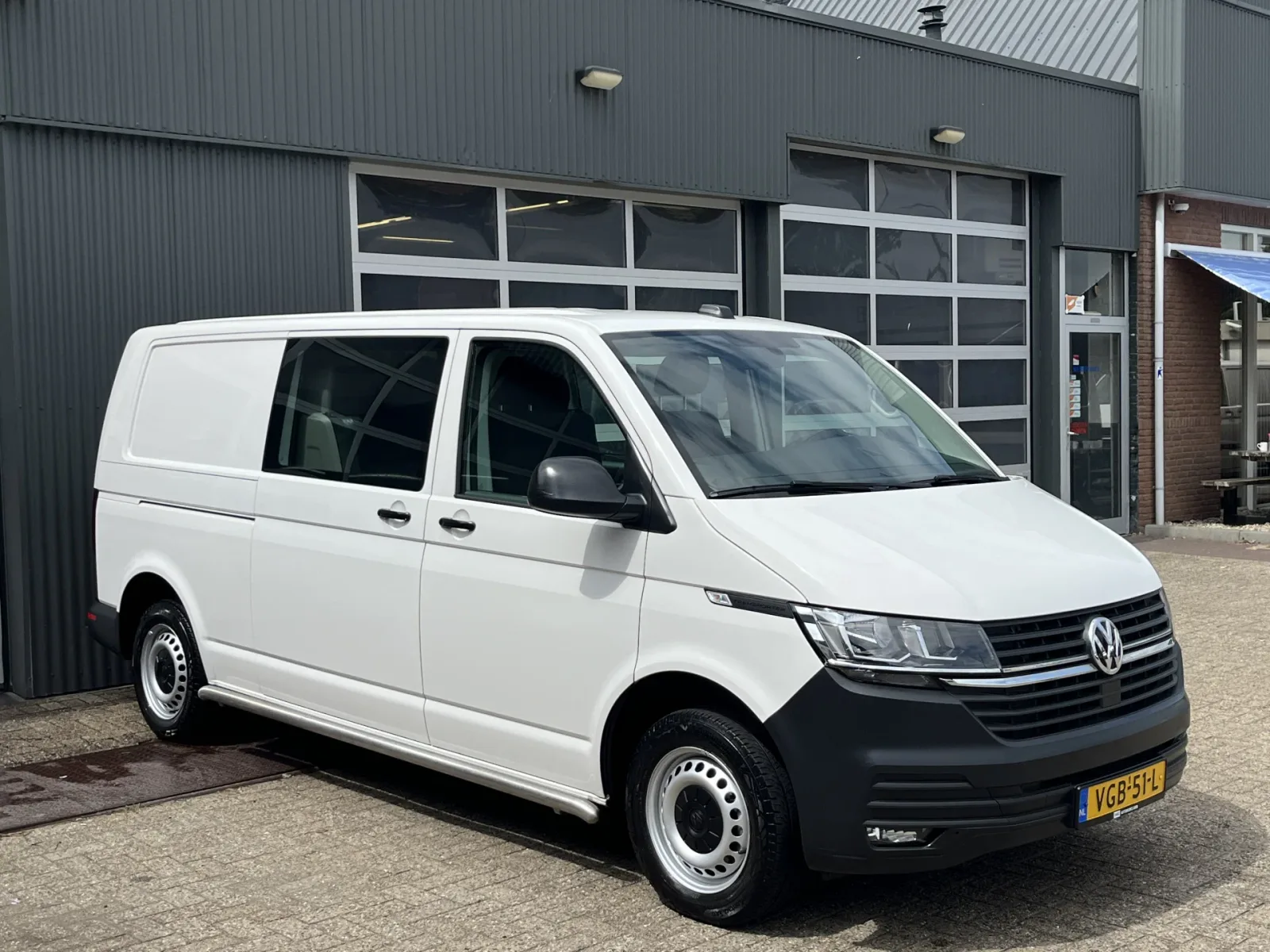 Volkswagen Transporter (2020) — foto 1