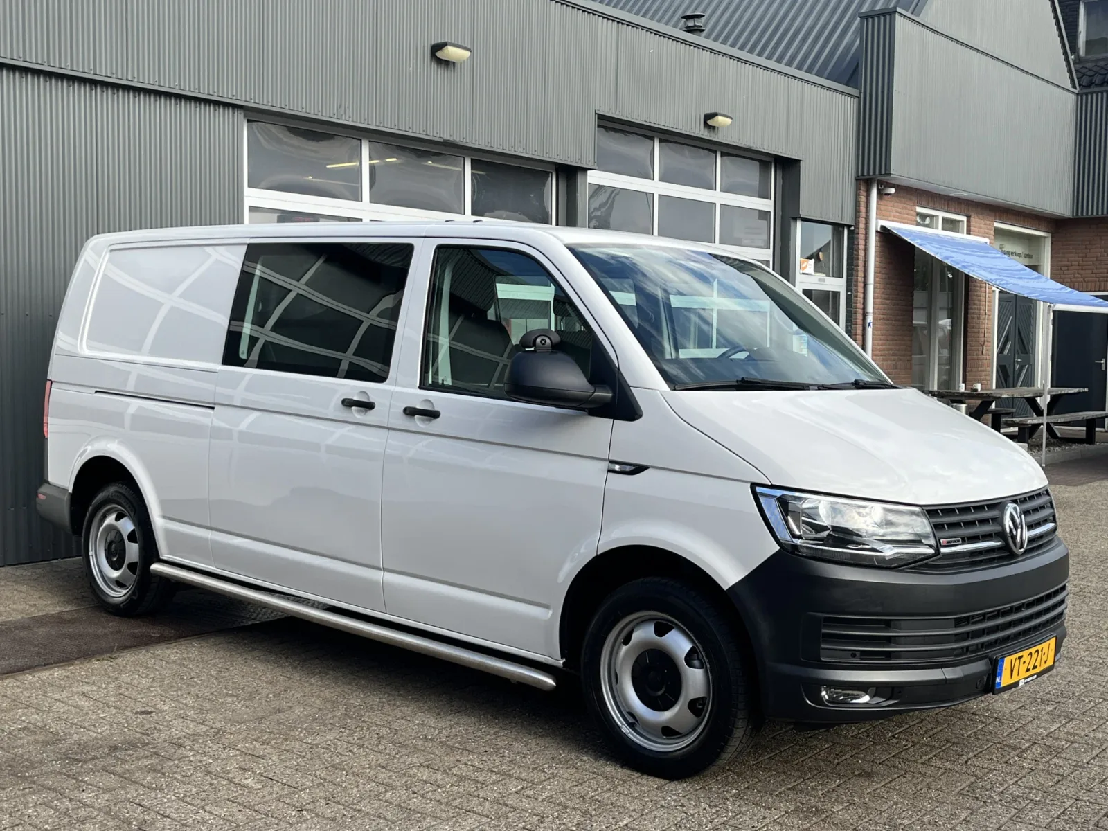 Volkswagen Transporter (2016) — foto 1