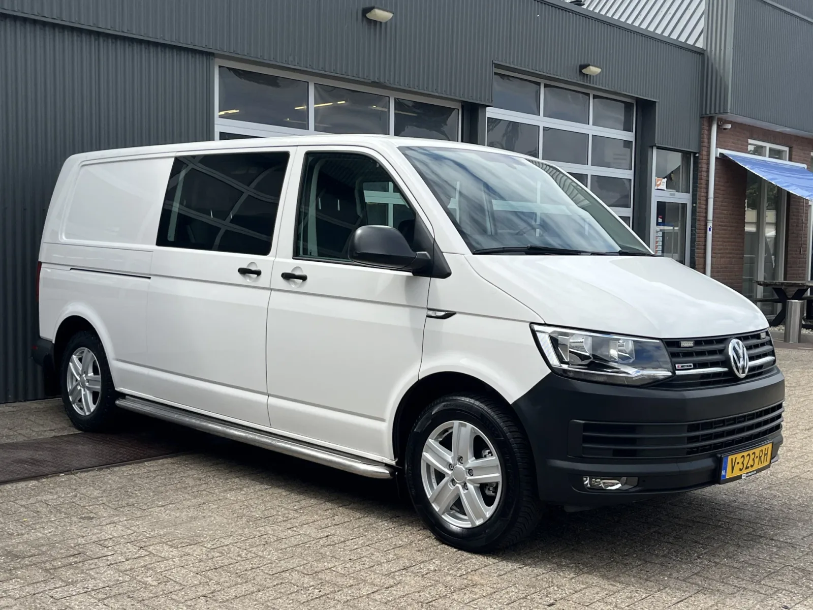 Volkswagen Transporter (2018) — foto 1