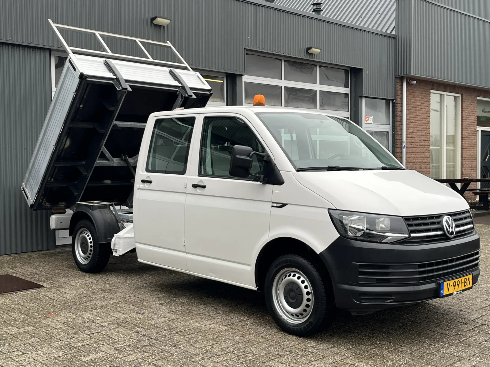 Volkswagen Transporter (2016) — foto 1