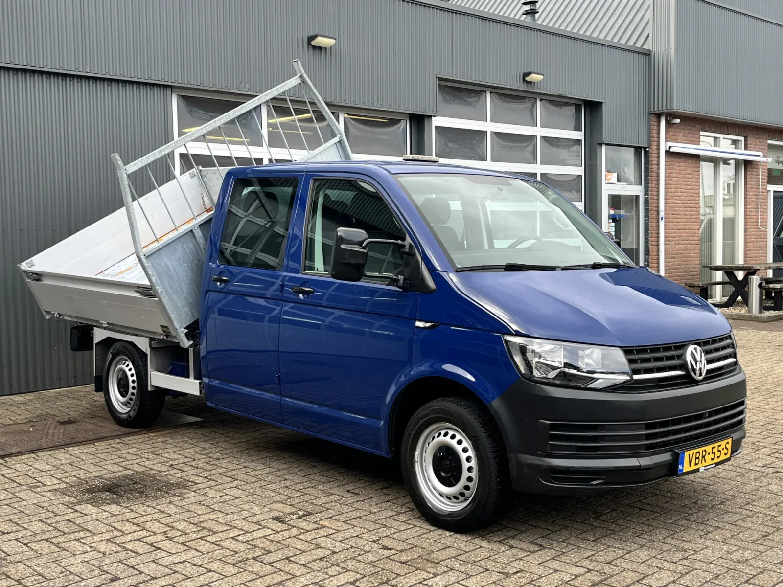 Volkswagen Transporter (2019) — foto 1