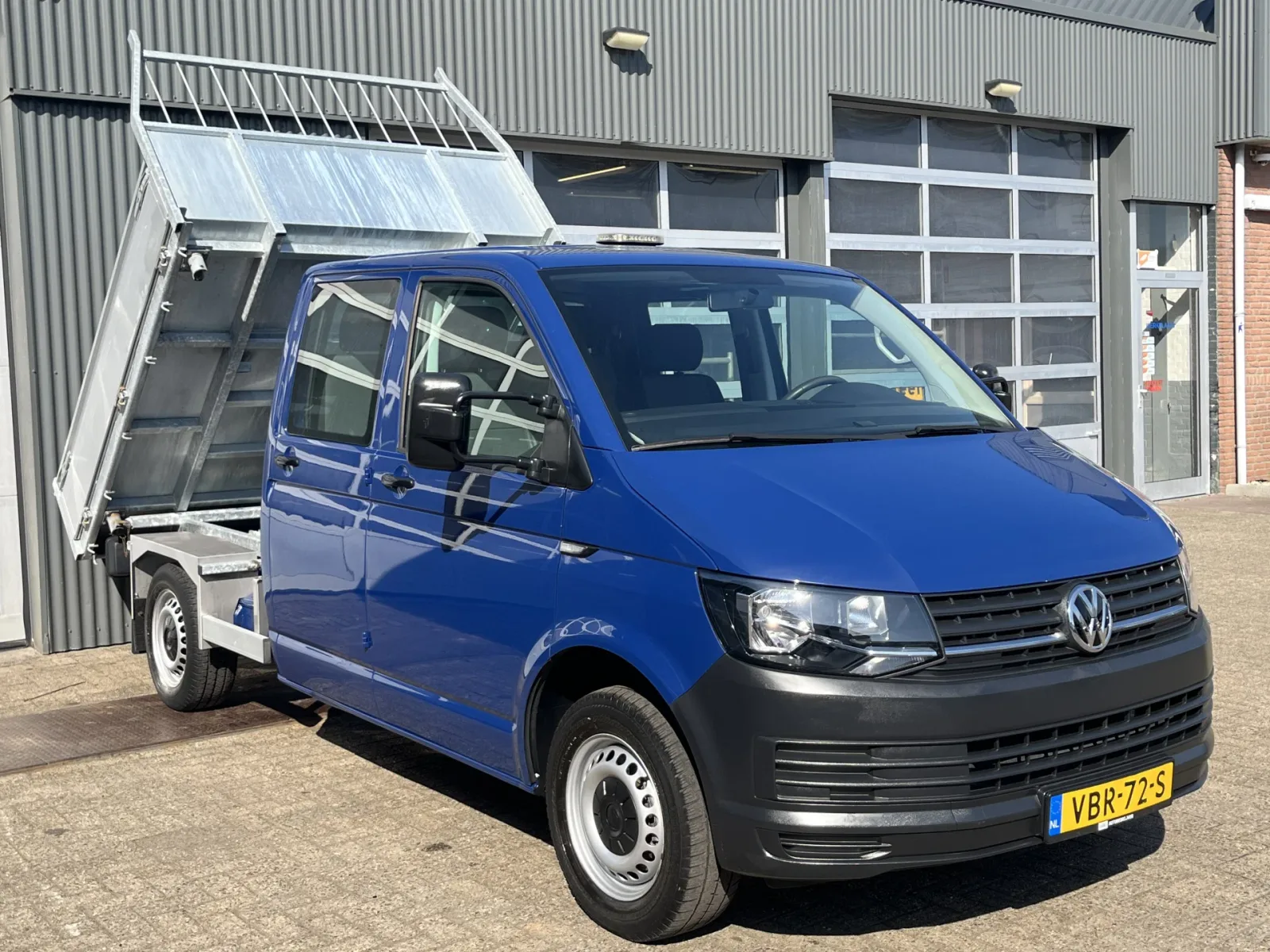 Volkswagen Transporter (2019) — foto 1