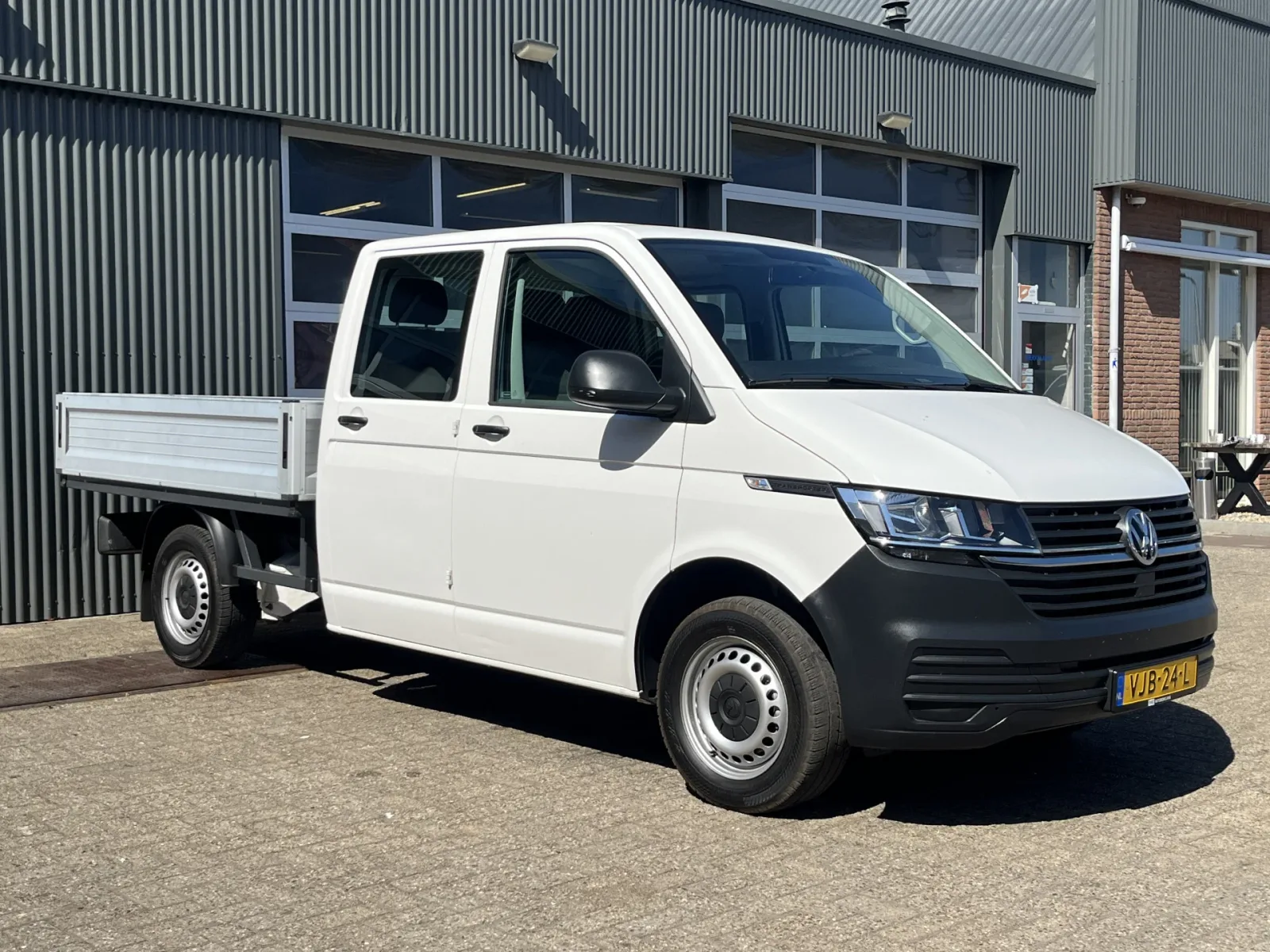 Volkswagen Transporter (2021) — foto 1