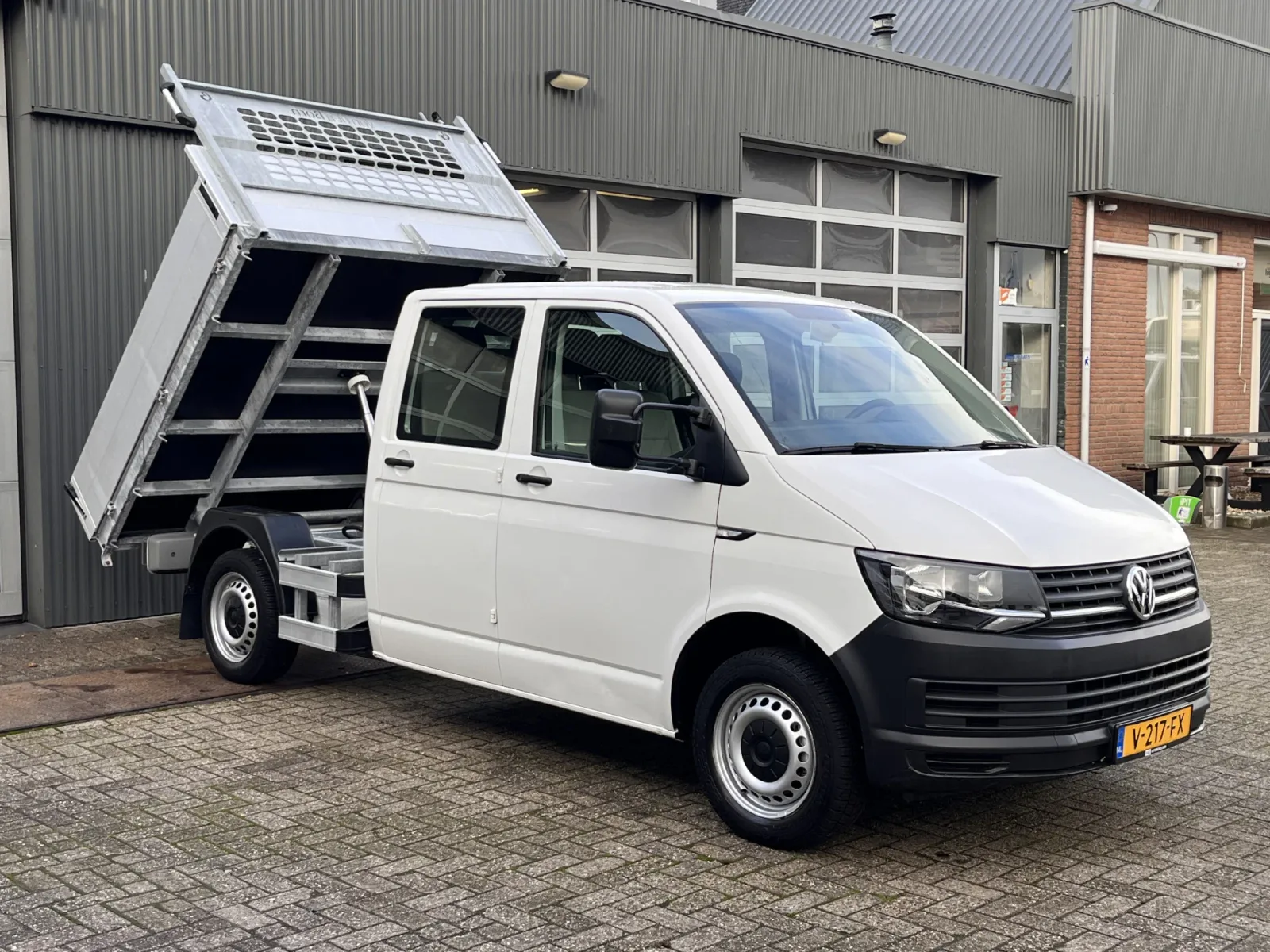 Volkswagen Transporter (2017) — foto 1