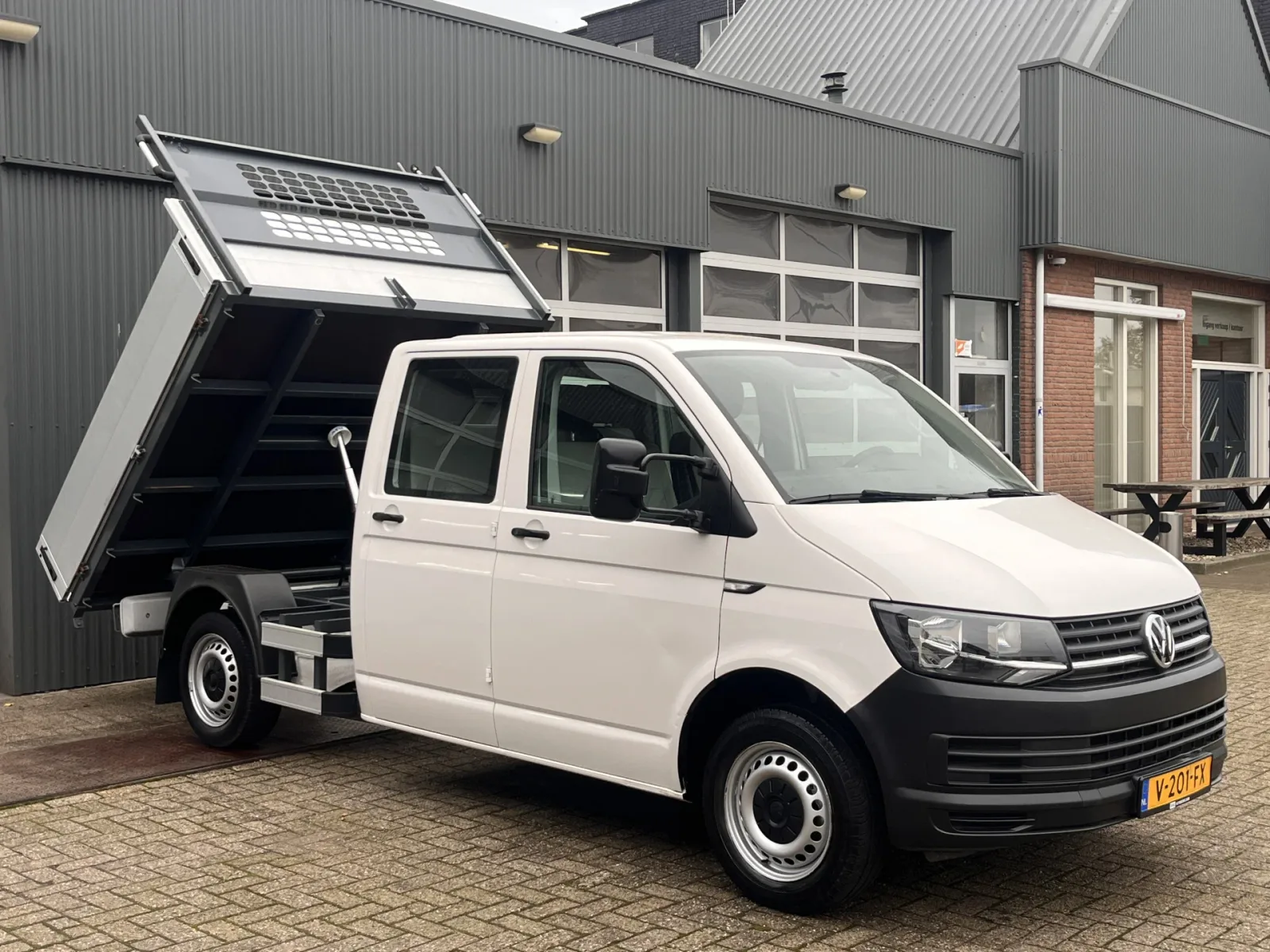 Volkswagen Transporter (2017) — foto 1