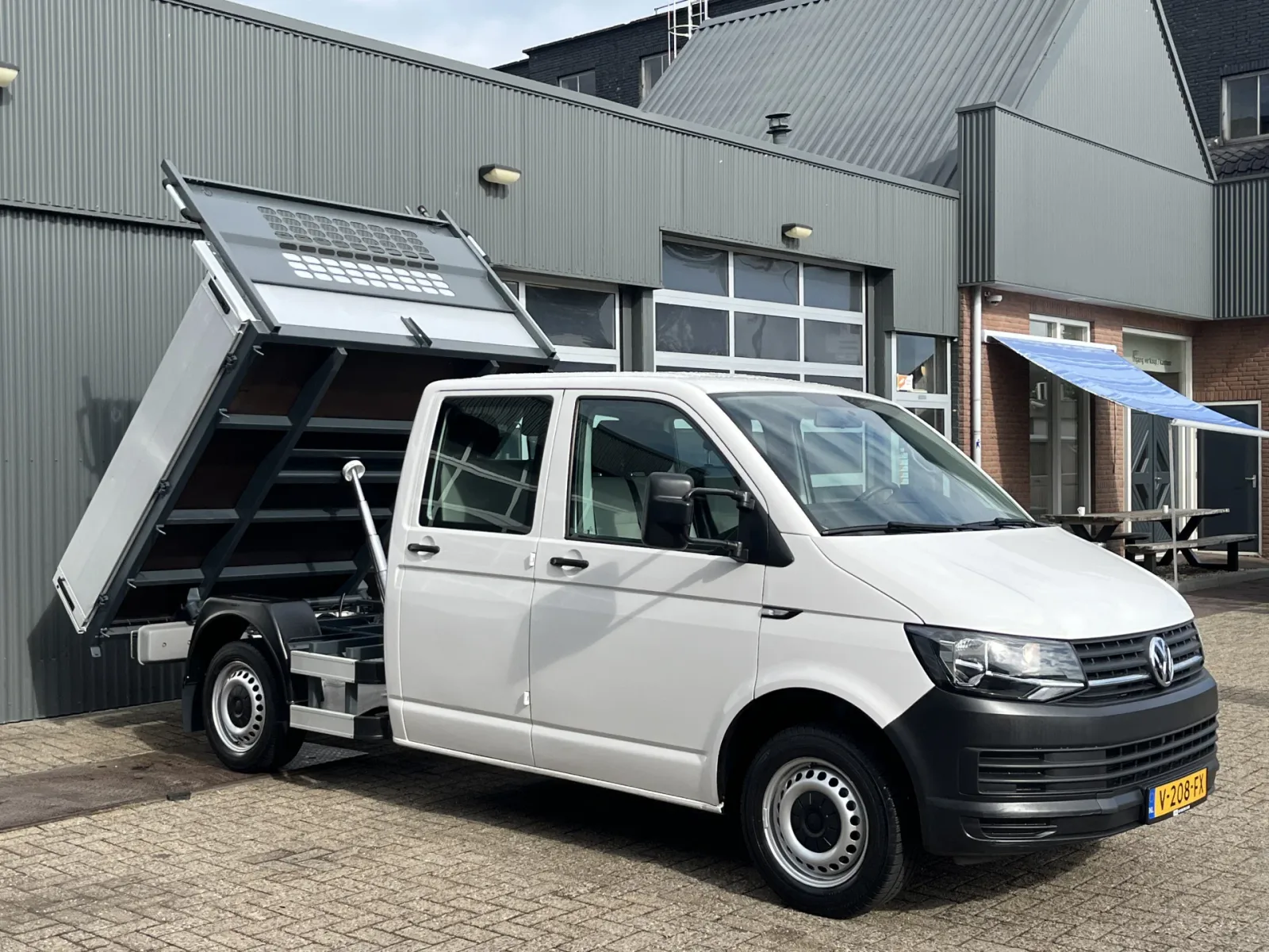 Volkswagen Transporter (2017) — foto 1