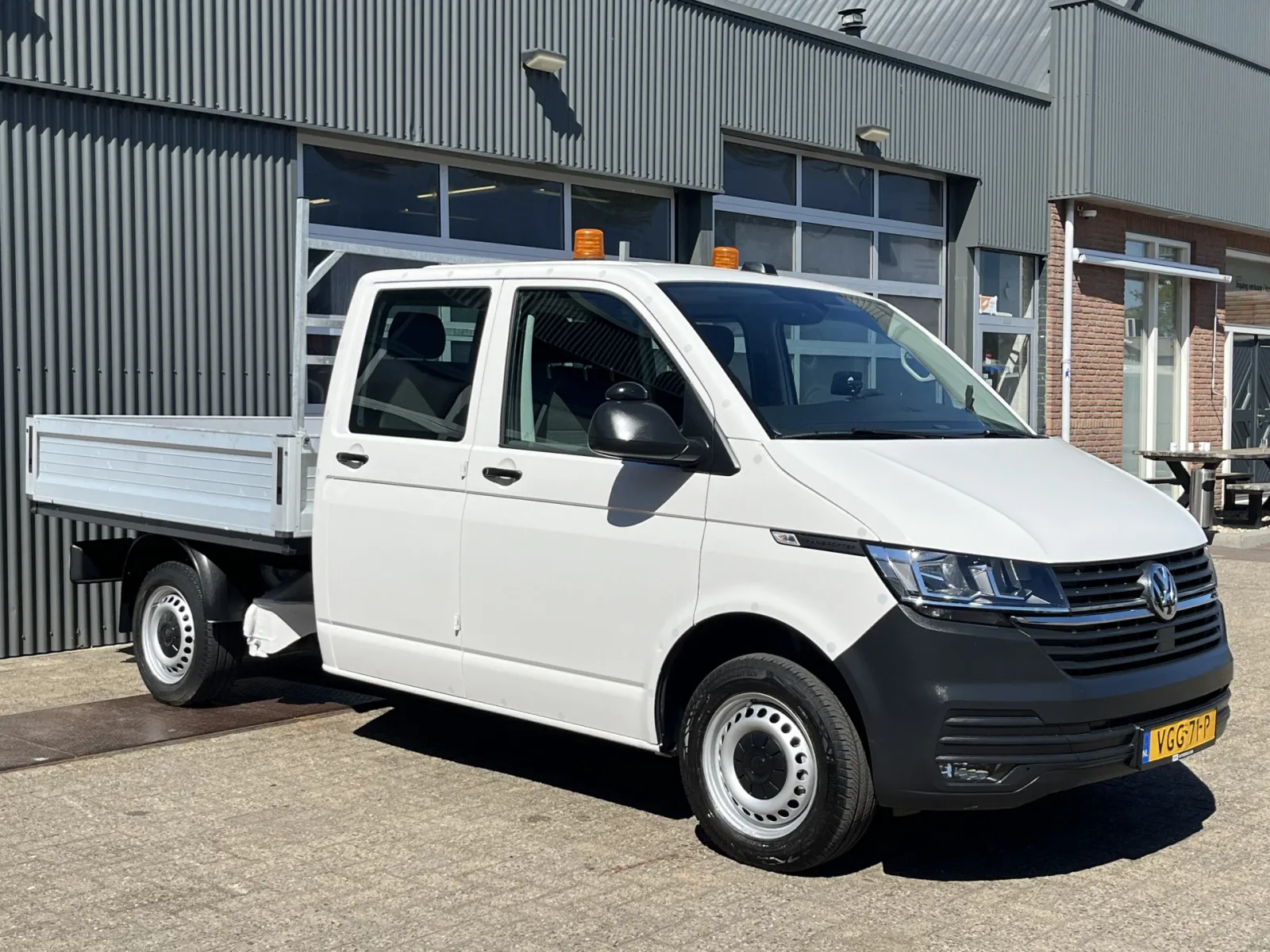 Volkswagen Transporter (2020) — foto 1