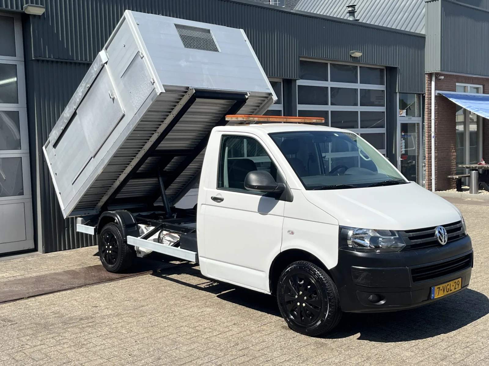 Volkswagen Transporter (2010) — foto 1