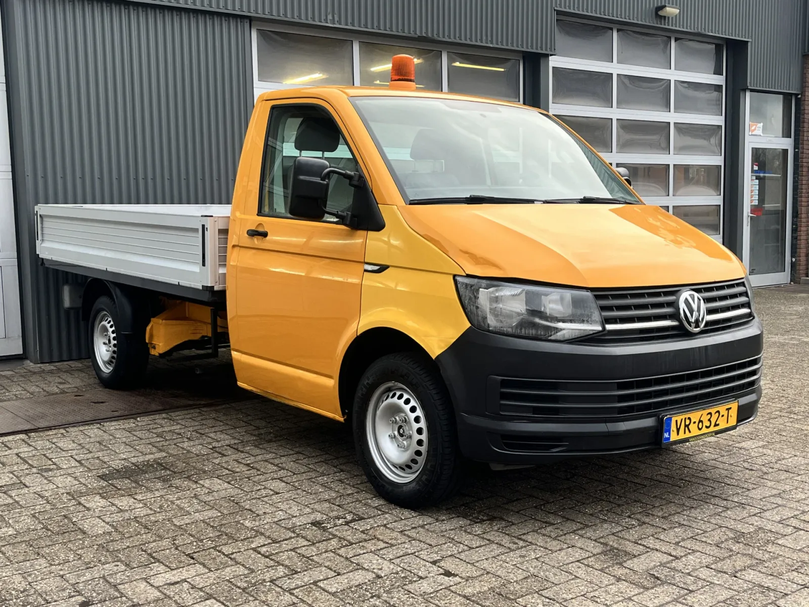 Volkswagen Transporter (2015) — foto 1
