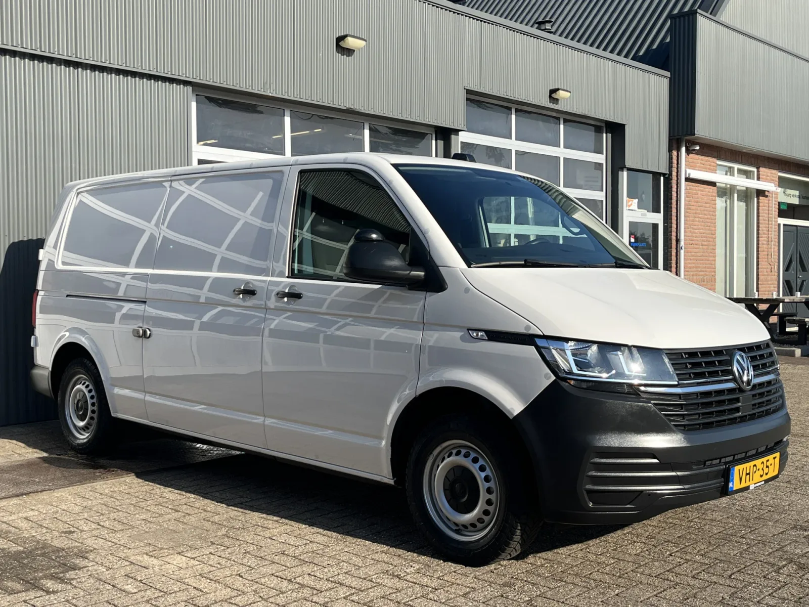 Volkswagen Transporter (2020) — foto 1