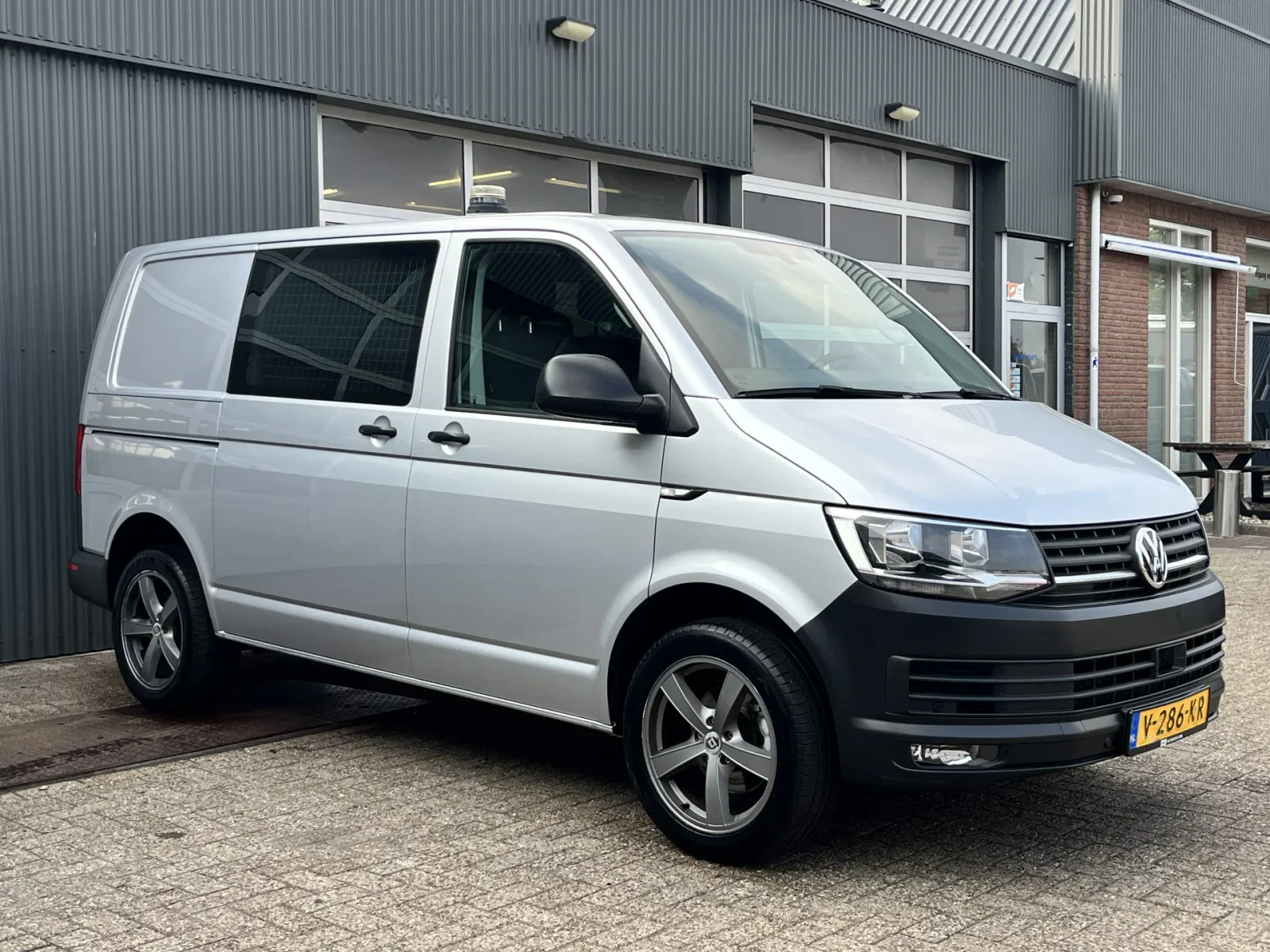 Volkswagen Transporter (2018) — foto 1