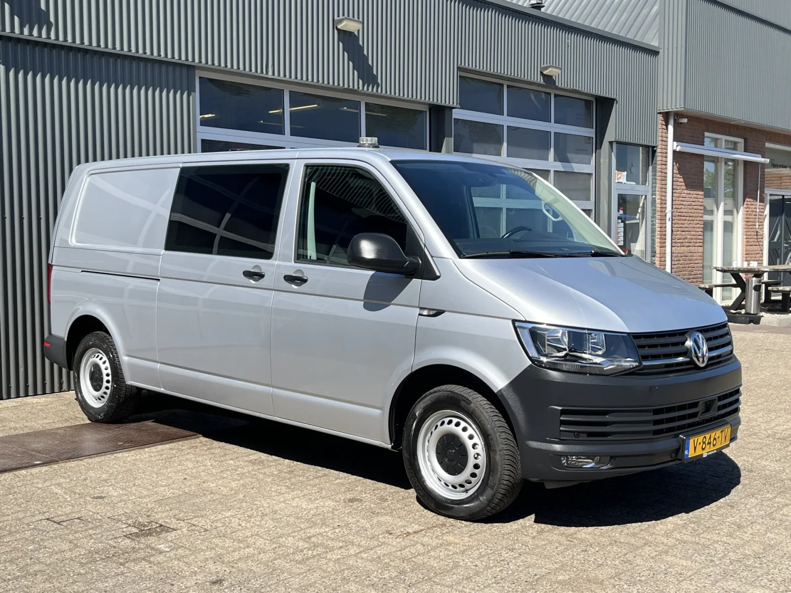 Volkswagen Transporter (2019) — foto 1